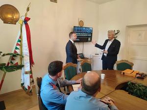 Messenger_creation_72309785-BD17-46E5-90D2-8DD25A79CD26